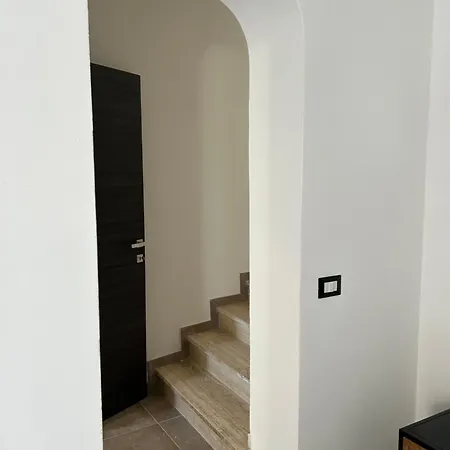 La Casa Di Pippo Flora Panzió 4*
