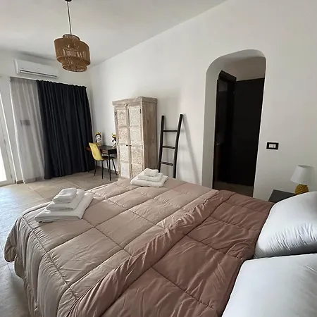 La Casa Di Pippo Flora Panzió 4*